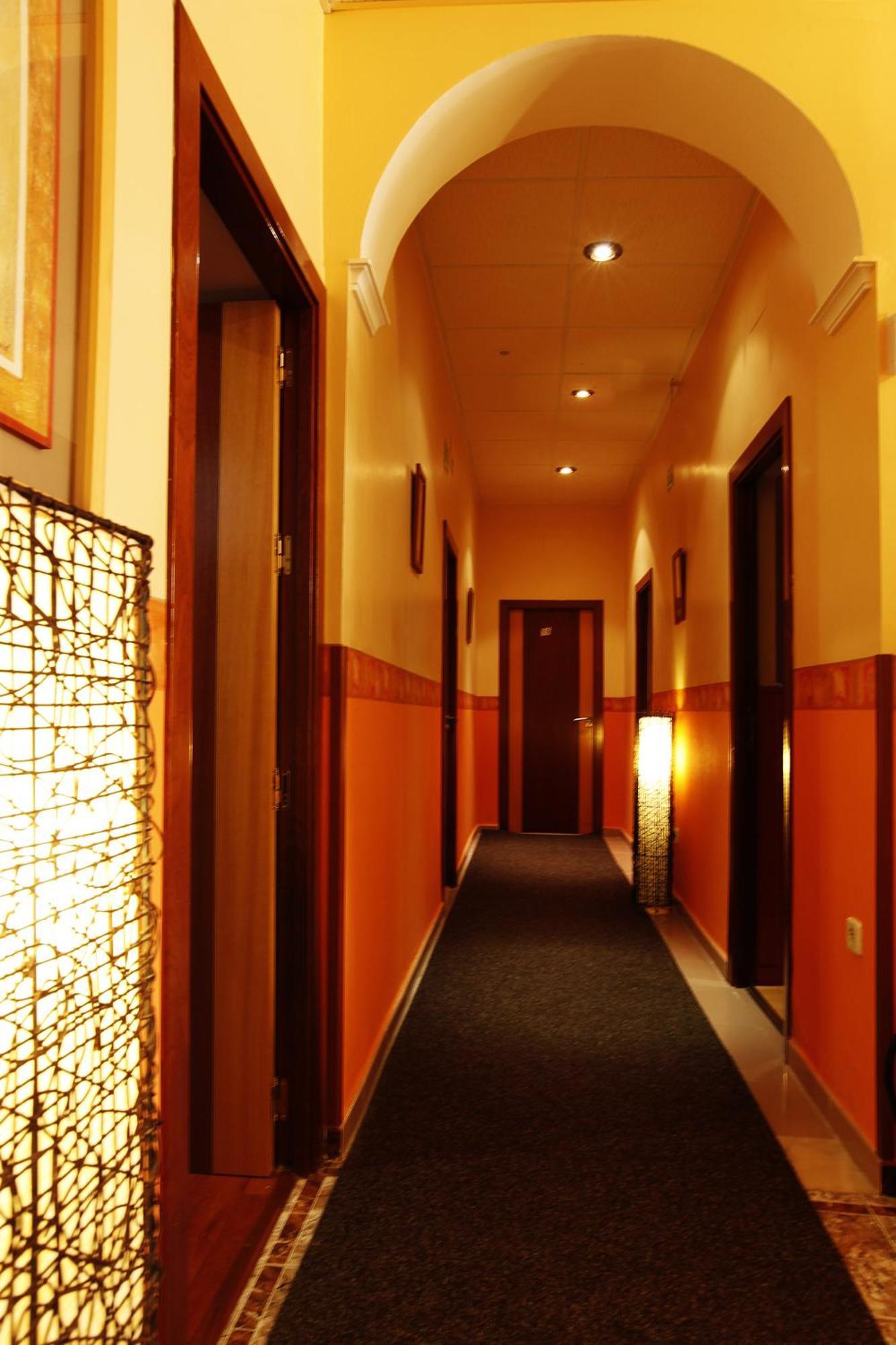 Hostal Paris San Fernando Exterior photo