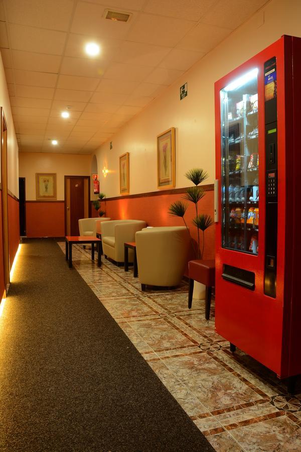 Hostal Paris San Fernando Exterior photo